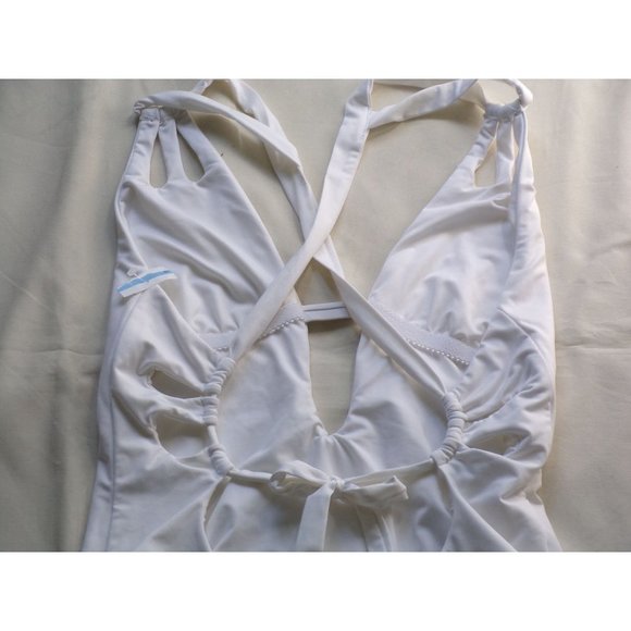BECCA Color Code Skylar Plunge One-Piece Swimsuit Small (4-6) White NEW - Picture 12 of 12